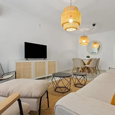 Amplio Con Piscina Y Parking En Torremolinos