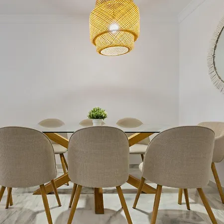 Amplio Con Piscina Y Parking En *