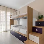 Amplio Con Piscina Y Parking En *