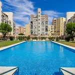 Amplio Con Piscina Y Parking En