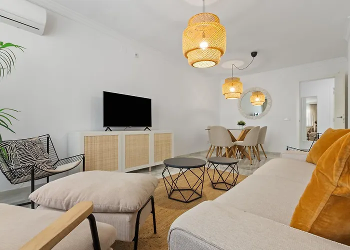 Amplio Con Piscina Y Parking En Torremolinos