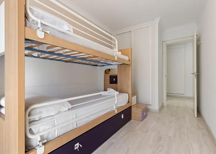 Apartamento Amplio Con Piscina Y Parking En Torremolinos