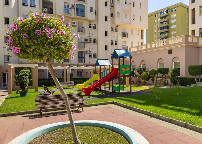 Amplio Con Piscina Y Parking En Apartamento Torremolinos