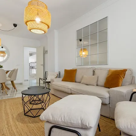 Apartamento Amplio Con Piscina Y Parking En Torremolinos